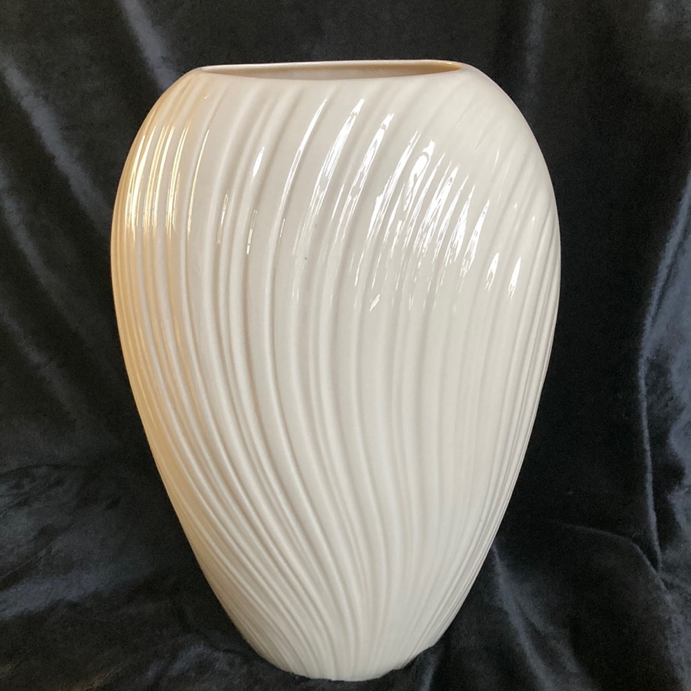 VIntage Lenox Porcelain Ivory Oval Vase Swirl Mirage Collection 12”